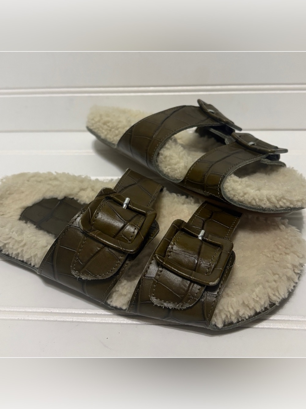 DEFINERY LOOP Green Croc Embossed Shearling Lined Slide Sandals Womens Size 35 5